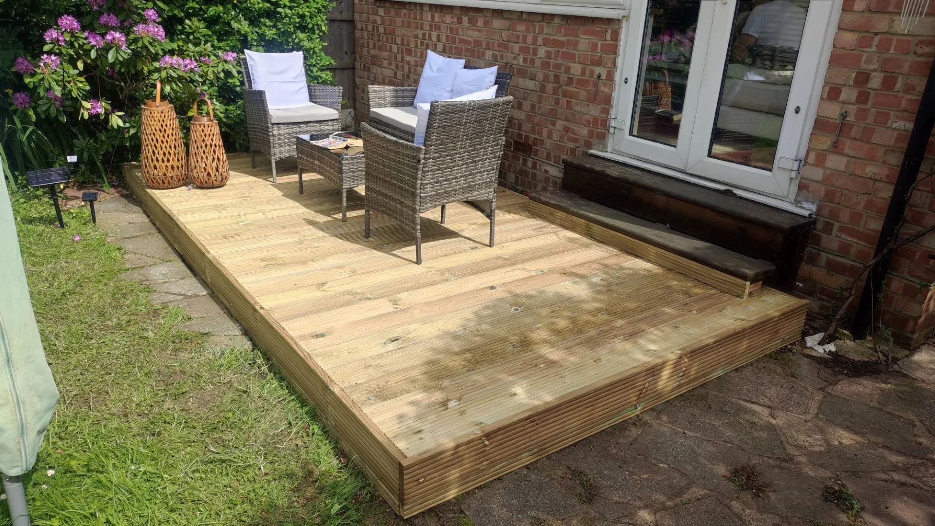 Landscaping and Decking How to Build and Maintain an Outside Deck